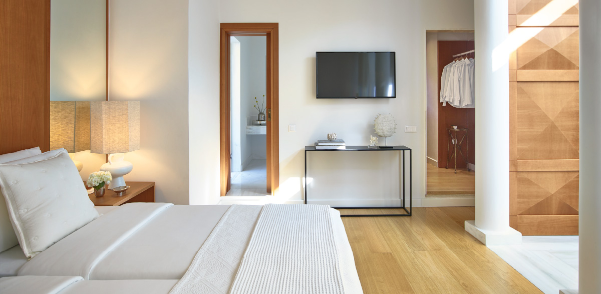 04-villa-marble-grecotel-mandola-rosa-greek-resort-bedroom